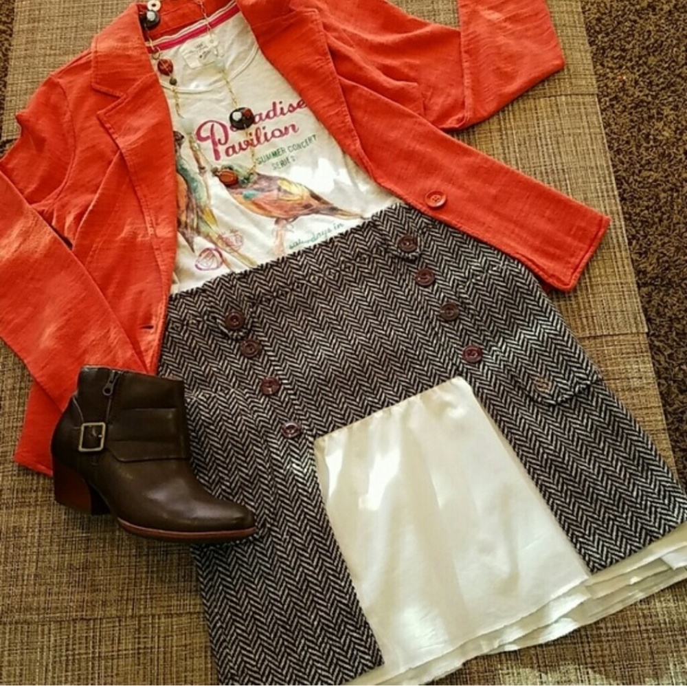 Wool skirt